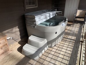 Hot Springs Hot Tub-Seats 4-5 comfortably.