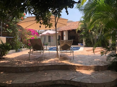 Good Vibe Manzanillo House with private pool outdoor livingroom, one floor.