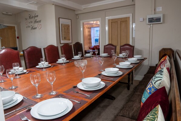 Large dining table in Apartment 1