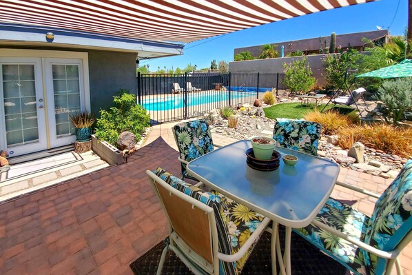 Lake Havasu City Vacation Rental | 1BR | 1BA | 450 Sq Ft | Stairs Only Access