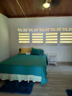 Queen size bed 