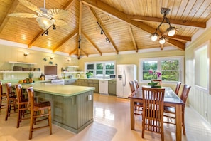 Main House | Kitchen + Dining Area 