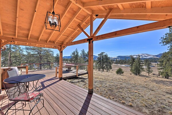 Gorgeous mountain views await at this secluded Colorado vacation rental!