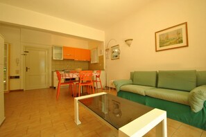 living room with sofa bed double