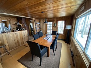 Dinning Room table with additional leaves to sit the whole group 