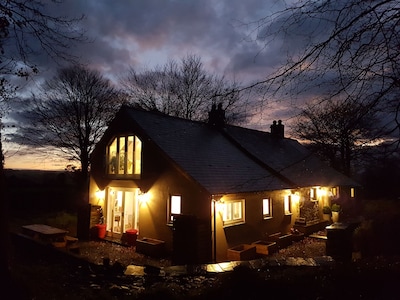 Märchenhaftes Cottage aus dem 18. Jahrhundert im Wald