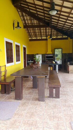 Outdoor dining