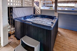 Surf-or-Sound-Realty-High-Seas-564-Hot-Tub