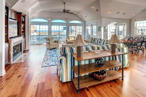 surf-or-sound-realty-high-seas-564-great-room1