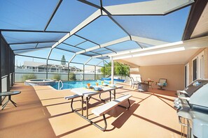 Poolside Dining