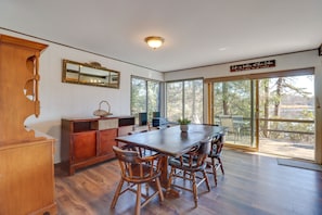 Dining Area | Dishes & Flatware Provided | Lake Views