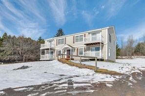 Exterior | Open Parking Lot