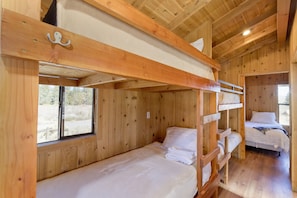 2 bunk beds
