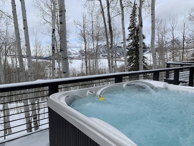 Mountain Views Free Parking Hot Tub Privacy