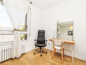 Eigentum, Möbel, Gebäude, Holz, Interior Design, Fussboden, Flooring, Tabelle, Wand, Wohnzimmer