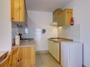 Cuisine, Appareil De Cuisine, Principaux Appliance, Sol, Design Intérieur, Comptoir, Bois, Sol, Cabinetry, Plafond