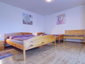 Bedroom, Bed, Wood, Bed Sheet, Bedding, Floor, Bed Frame, Home, Interior Design, Flooring