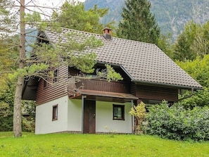 House, Roof, Cottage, Property, Home, Building, Architecture, Tree, Farmhouse, Rural Area