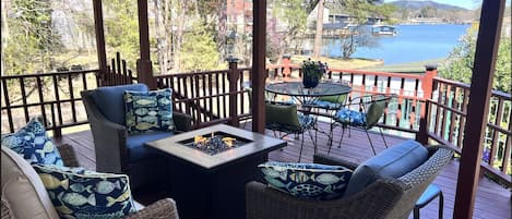 Sit, relax, or dine alfresco on the deck overlooking the beautiful Lake Hamilton