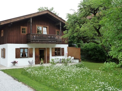 Casa de vacaciones independiente de 3 estrellas con terraza y jardín, WiFi