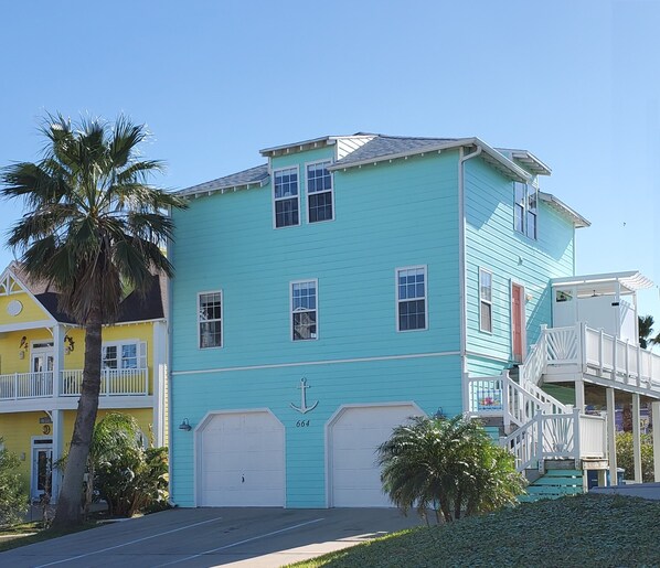 Sand Point has restaurant, bar, pool, hot tub, beach boardwalk & golf cart access.