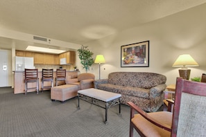 Pull-out couch sleeps 2 guests