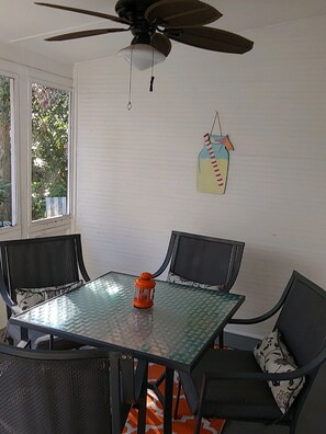 Dinning Al Fresco on your screened in Patio.