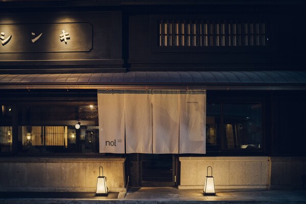 施設の入り口