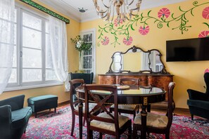 Living room / Dining