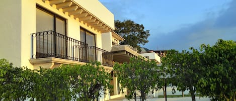 Villa with terrace and grill