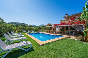 Finca with private pool and garden in Mallorca.