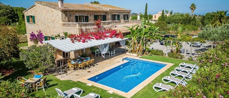 Finca con piscina en Pollensa.