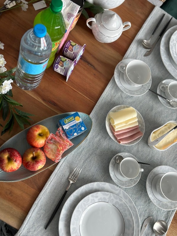 Breakfast meal
