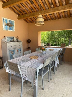 Outdoor dining