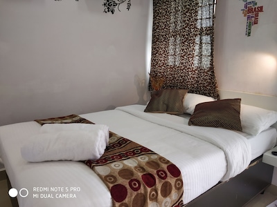 Beautiful Rooms Surrounded by Nature in heart of Mysore