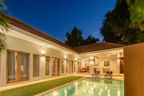 4 Bedrooms villa in Heart of Seminyak