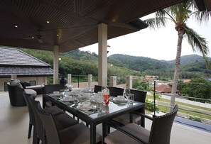 Balcony Dining for 8 Guests