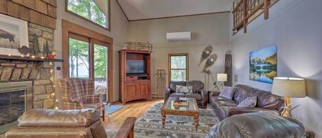 Beech Mountain Vacation Rental | 2BR | 3BA | 2,2100 Sq Ft | Stairs Required