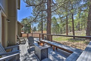 Back Deck | Fire Pit Table