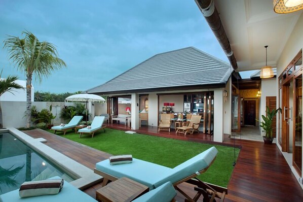 Luxury 4 Bedroom Villa Near Canggu Club