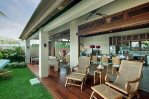 Luxury 4 Bedroom Villa Near Canggu Club