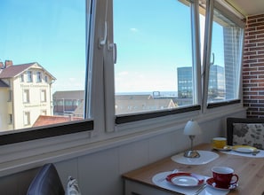 Cuxland-Fewo-Service - Haus Alte-Liebe Wohnung 404 Wohn/Schlafzimmer