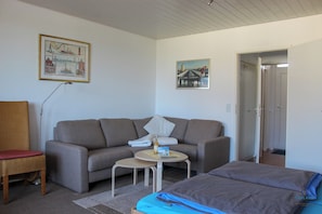 Cuxland-Fewo-Service - Haus Alte-Liebe Wohnung 404 Wohn/Schlafzimmer