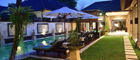 Lux 5 BR with Driver, Heart of Seminyak