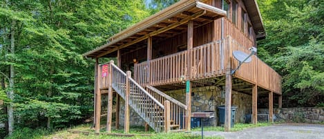 Pigeon Forge Cabin "Country Charm"