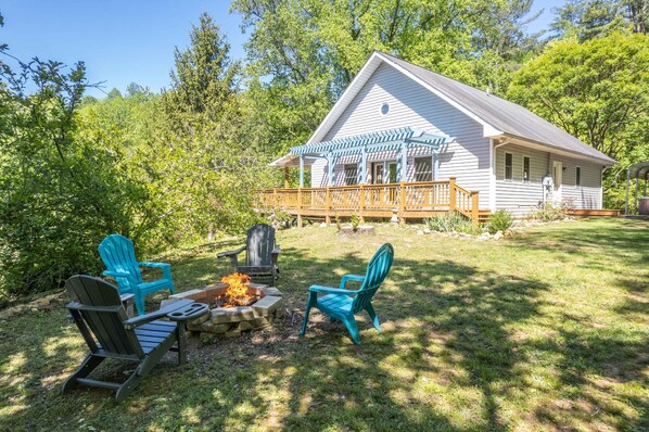 Outdoor Area - Fire Pit