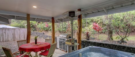 Hot Tub on the Covered Lanai