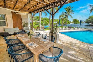 Outdoor dining