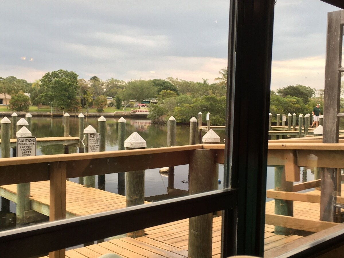Minutes from Siesta Key beach