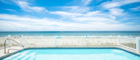 Oceanfront Deck / Pool